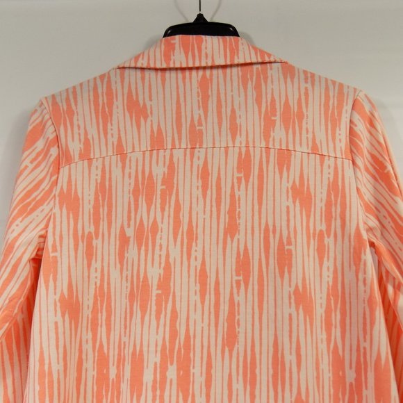 LuLaRoe Valentina Button Front Top Size XS NWT - Picture 5 of 12